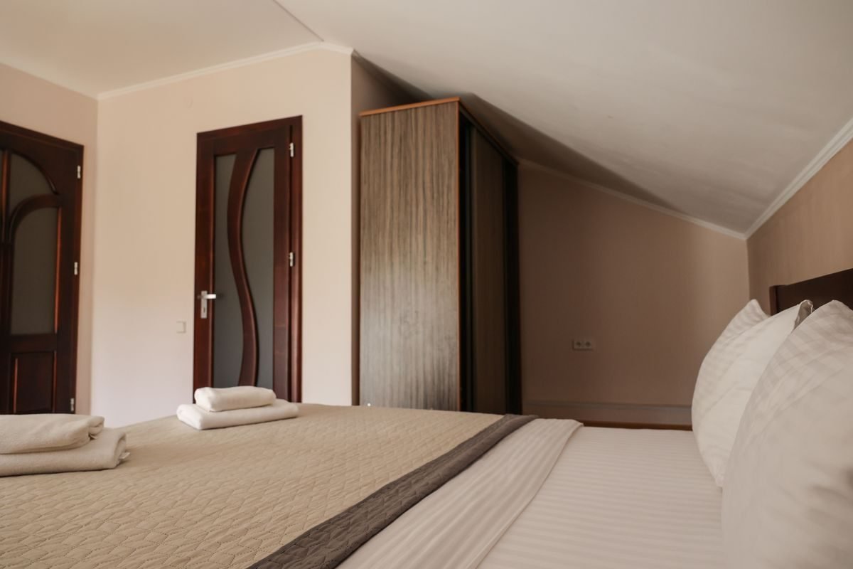 номер 7 (6) - Лісова Казка